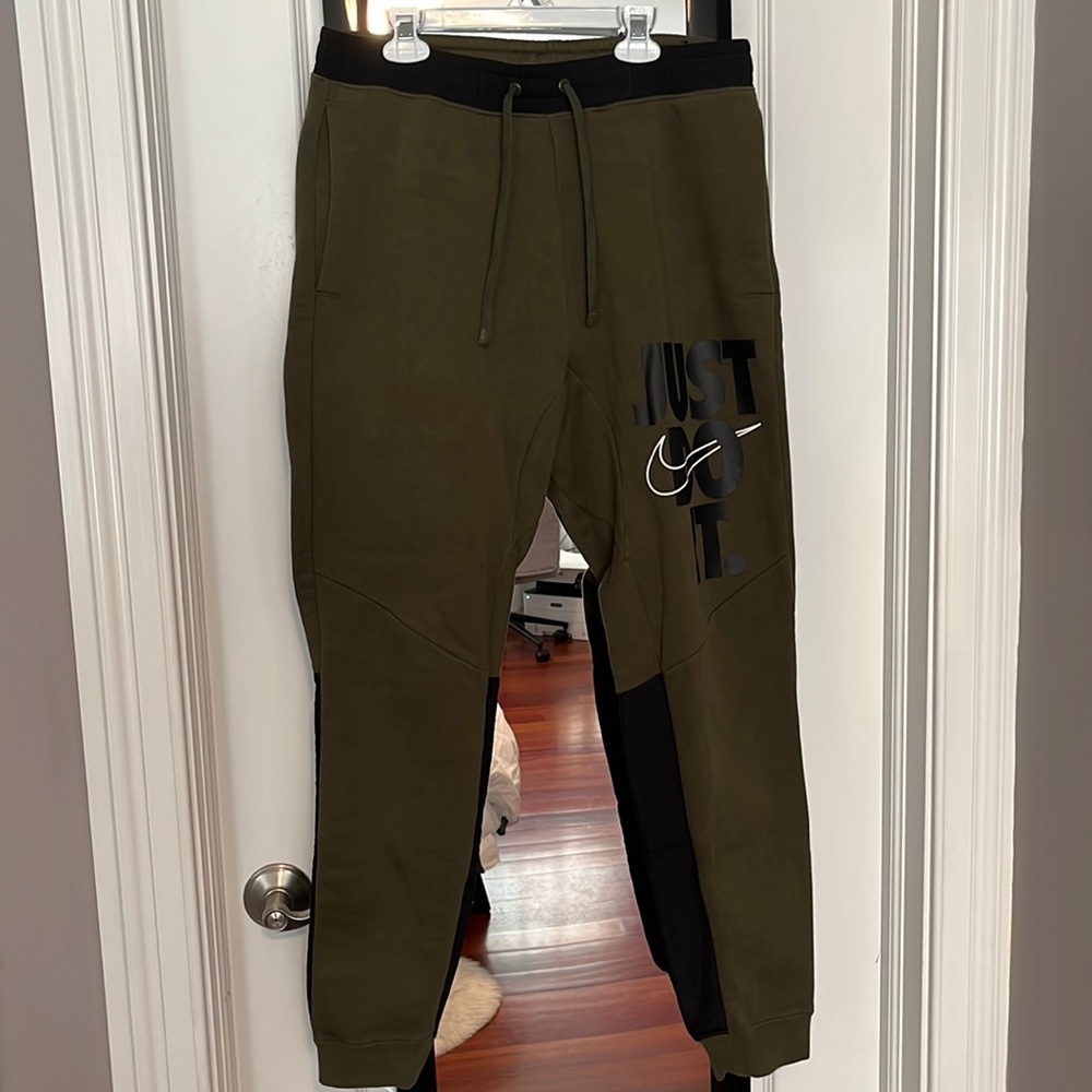 Olive Green Nike Joggers Men’s Size Small